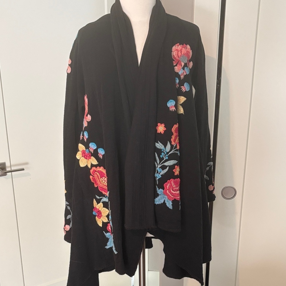 Biya by Johnny Was like new Floral Embroidered Shawl /open front Cardigan - xs